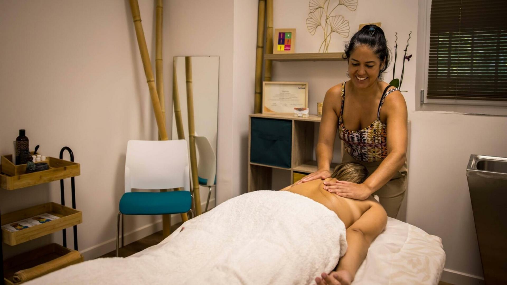 MASSAGES BIEN-ETRE GRAND STADE LES CAPELLANS